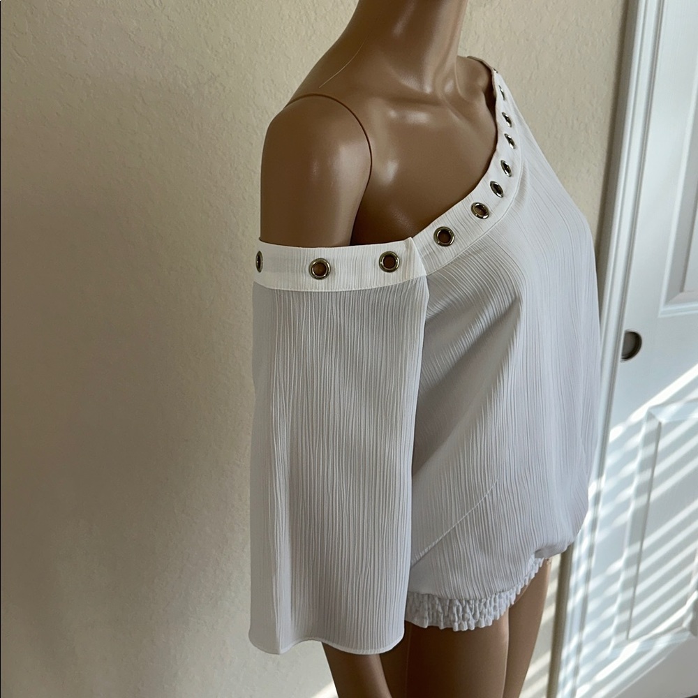 Jennifer Lopez Off-Shoulder White Grommet-Trim Blouse Size Large - Picture 2 of 16